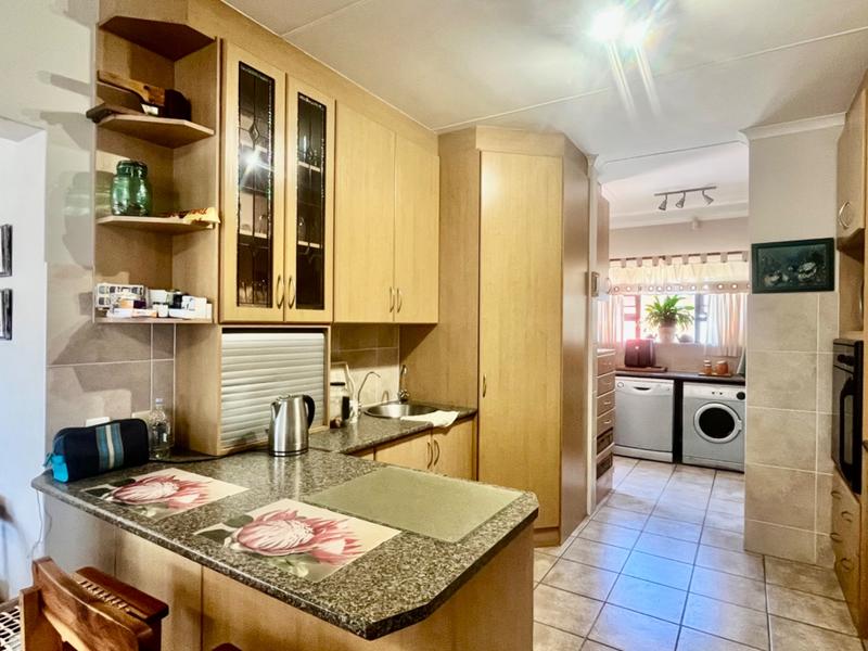 4 Bedroom Property for Sale in Fraaiuitsig Western Cape